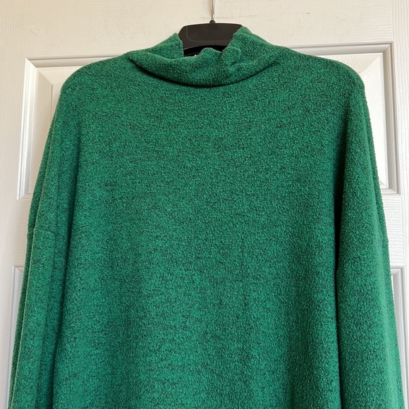 Colins basic top - Picture 3 of 9